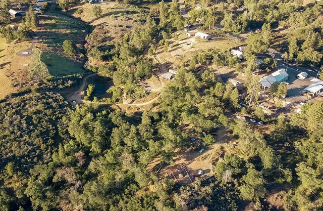 CG04 Large 25X40 ft. Campsite/Shower - Kings Canyon & Sequoia NP
