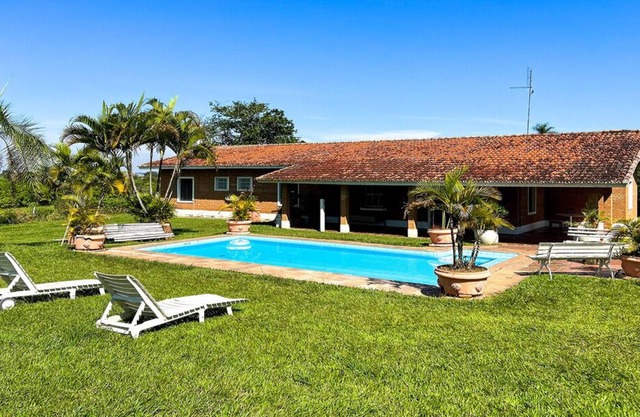 Chácara com piscina e lazer em Holambra/SP