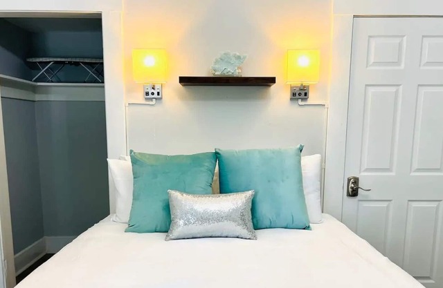 Chadwick 102 · Hidden Gem Of San Diego | Gaslamp | Kitchenette
