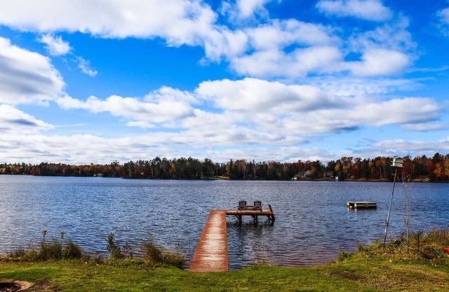 Chain Lake Retreat Holiday Home