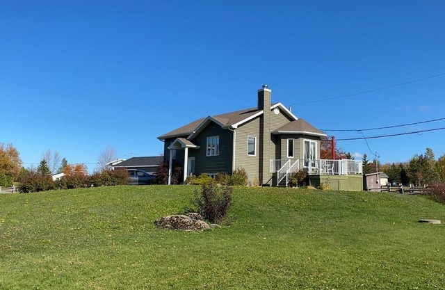 Chalet on the shores of the Grand Lac de Sept Lacs