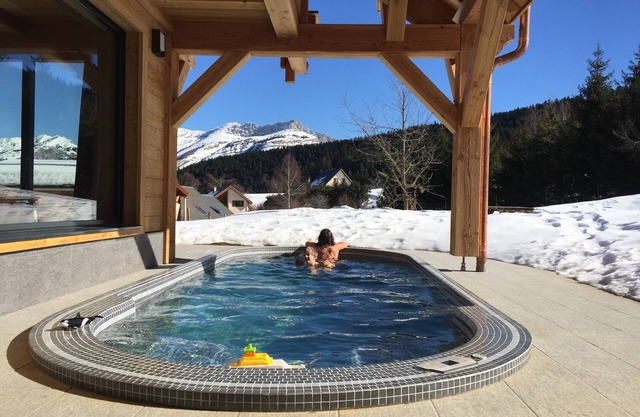 Chalet 5 ***** La Vercouline | 10 Personen mit beheiztem Pool / Spa. Sommer / Winter