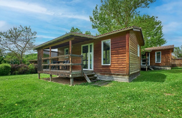 Chalet "5 Personnes 303" mit Gemeinschaftspool und privater Terrasse