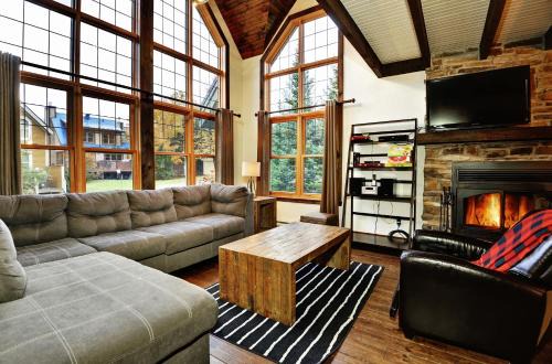 Chalet 9008 Chemin des Alpages by Chalets Alpins