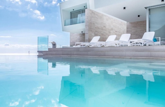 CHALET 95, Lujo y Piscina Infinity