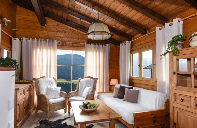 Chalet Alpenblick mit Bergblick, WLAN und Garten