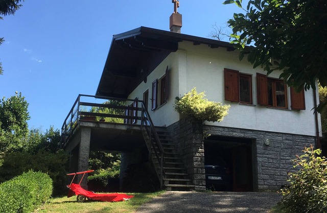 Chalet mit Terrasse.