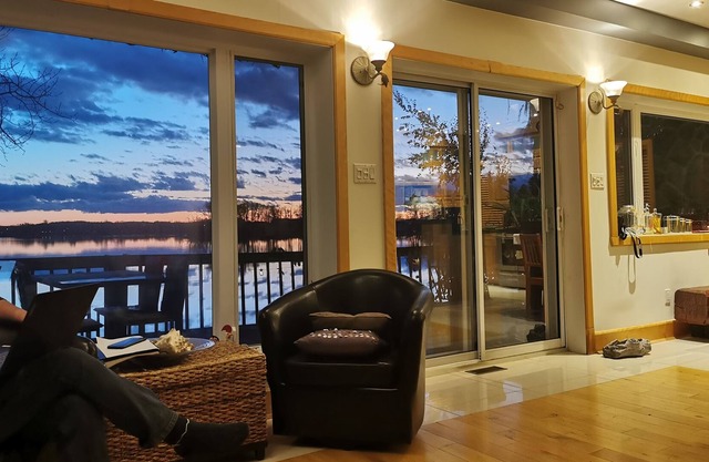 Waterfront chalet near beach