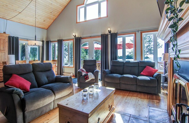 Chalet avec spa au bord du Lac-Saint-Jean #306268