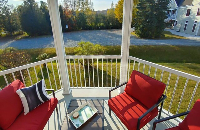 Chalet Aventure Orford - Cozy condo in beautiful Orford - WiFi, AC, fireplace