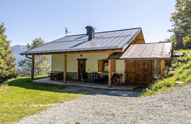 Chalet 'Baita Cisina' mit Bergblick, privater Terrasse und WLAN