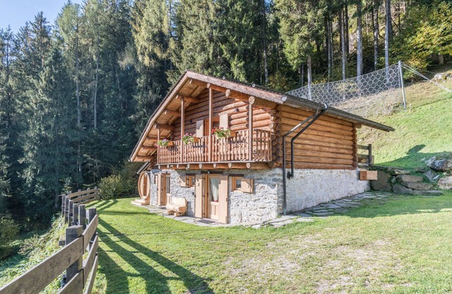 Chalet Baita Dani mit Bergblick, Sauna, WLAN und Terrasse
