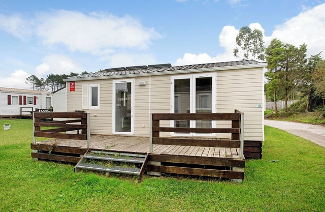 Chalet 'Bungalow T2 I I- 15 Min. von Nazaré' mit Gemeinschaftspool und privater Terrasse