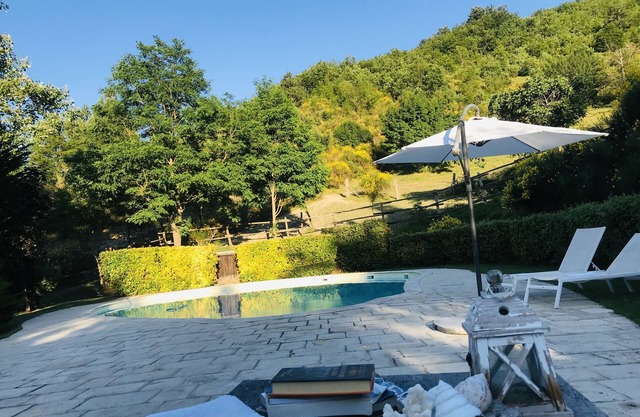 Chalet Ca 'Panicale, Schwimmbad, Spa, Fitnessraum, Baumhaus, Privatsphäre, Entspannung.