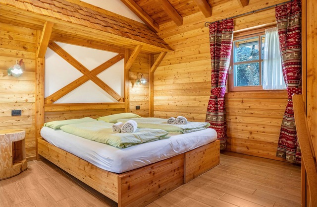 Chalet 'Camping Faè' mit Bergblick, privater Terrasse und WLAN