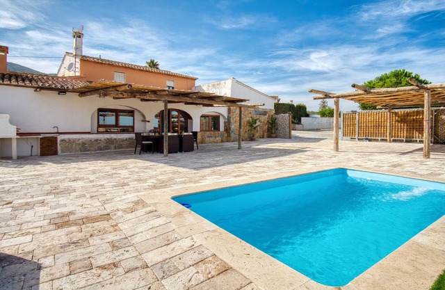 Chalet 'Casa Stone' mit Bergblick, privatem Pool und WLAN