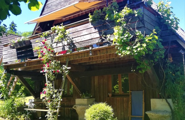 Chalet Charmantes Ferienhaus mit Garten, Natur, Bach, Wald, Ruhe