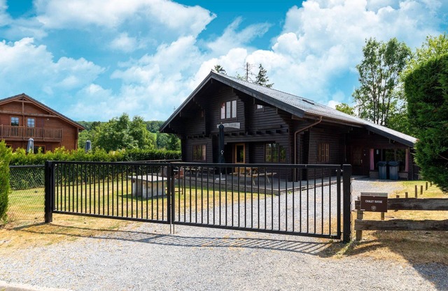 Chalet in Durbuy, 200 m vom Golfplatz entfernt