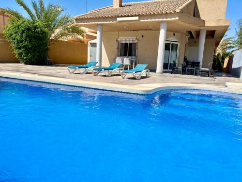 CHALET CON PISCINA A 100m DE LA PLAYA LA MANGA