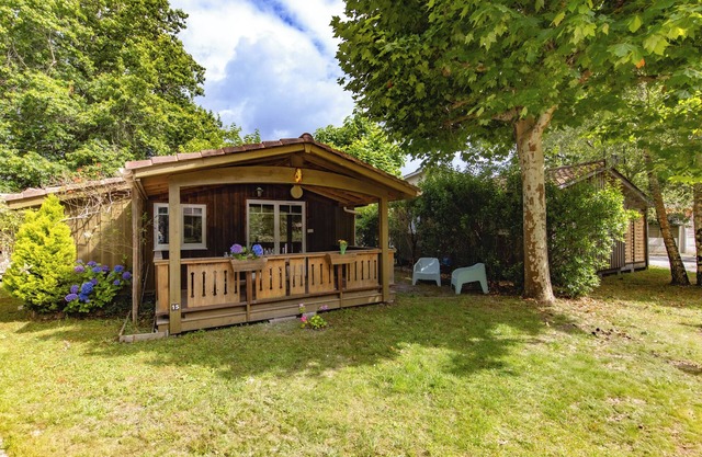 Chalet 'Du Bassin D'Arcachon' mit Gemeinschaftspool, WLAN und Klimaanlage