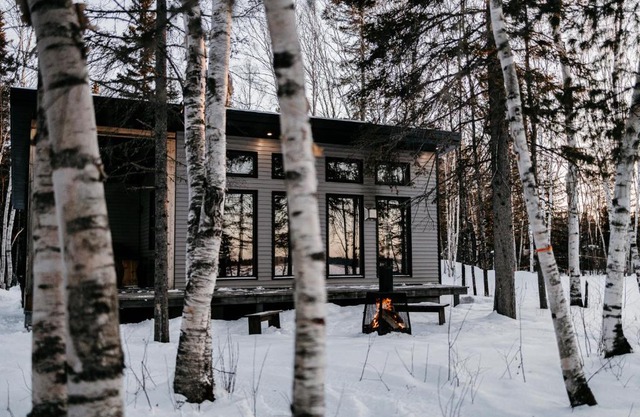 Chalet en pleine nature vue sur la rivière Péribonka