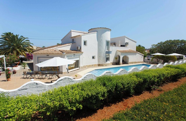 Chalet Felizia, top Lage mit großem Pool. Komfort und Ruhe. Max 16 Personen,