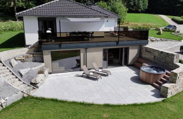 Chalet 'Ferienchalet Schneiders' mit privater Terrasse, privatem Garten und WLAN