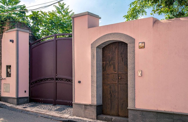 Chalet Immerso nel Verde al Centro di Giarre, tra Mar Ionio, Taormina ed Etna