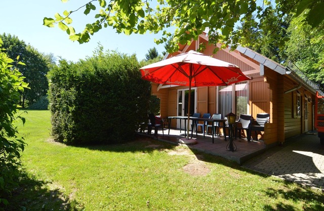 Ein friedliches Chalet in Ovifat mit Terrasse