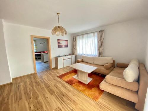 Chalet in Rennweg near Ski Slopes