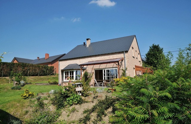 Chalet in Somme-Leuze mit Whirlpool & Sauna