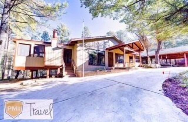 Chalet in the Pines *Hot Tub *Fireplace