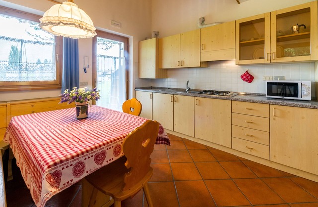 Chalet im Trentino mit Swimmingpools im Camping Village