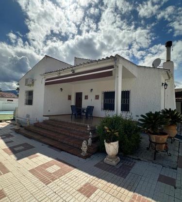 Chalet independiente en zona residencial rural