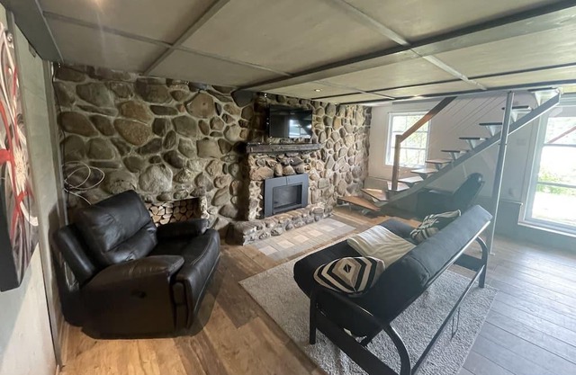 Chalet intime & chaleureux bord de l’eau