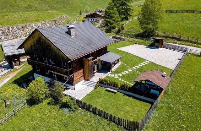 Chalet 'Kasern' mit Bergblick, privater Terrasse und WLAN