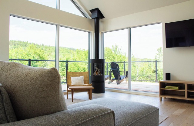 Chalet L'estuaire, Haven of peace in the forest with river views, Massif nearby!