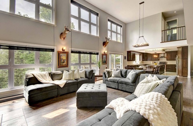 Chalet Le 2467 – Luxury, Nature & Comfort on the Lake, 10 bedrooms 25 Guests