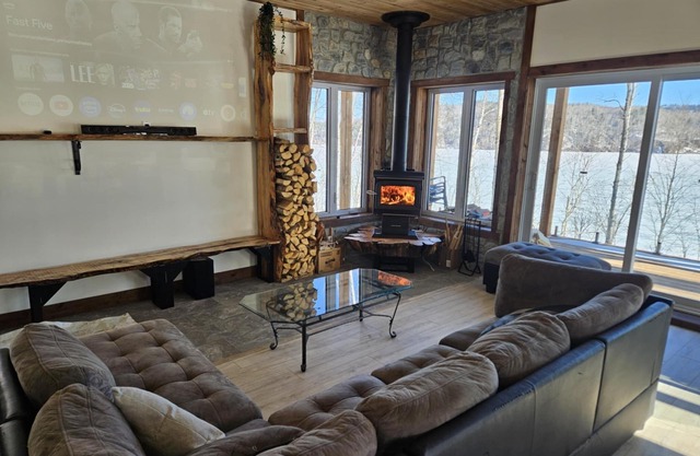 Chalet le Maikan - Intimate refuge with spa, private beach and nature escape