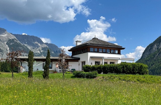 Chalet Leutasch mit Loipe und Bergblick