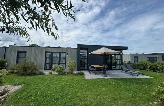 Chalet Meeresruhe: Detached beach chalet with a view of the IJsselmeer