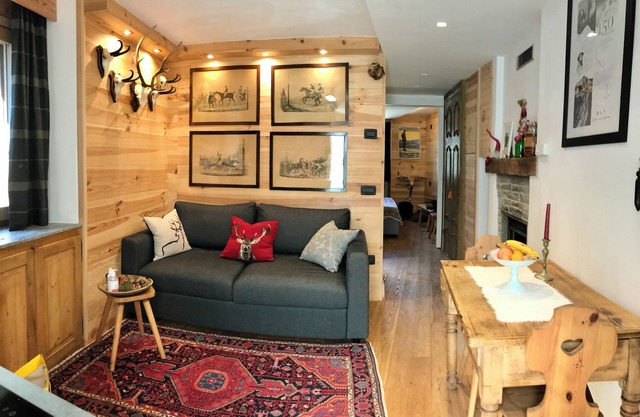 Chalet Monks at the Fountain "junior suite"