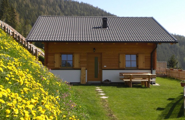 Chalet 'Niederhaushof Edelweiß' mit Bergblick, Privatem Garten und Wi-Fi