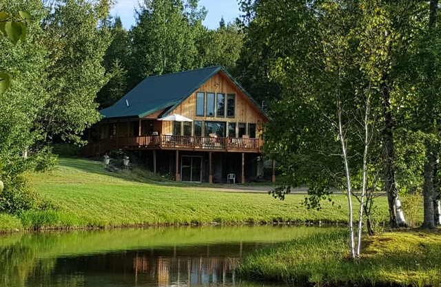 Chalet am privaten Forellenteich mit ITS-Zugang
