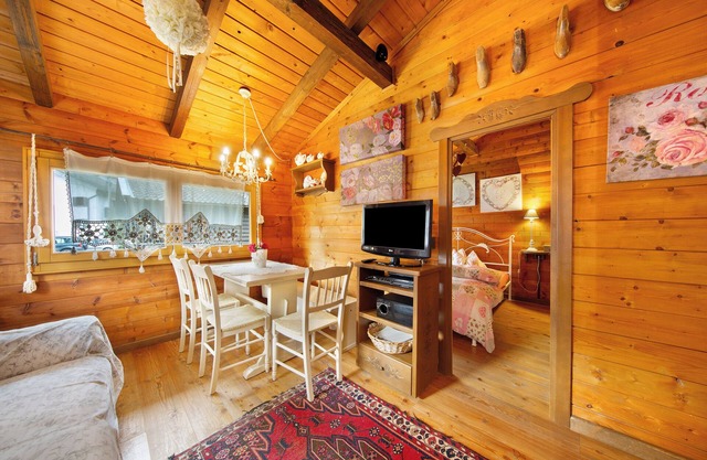Chalet 'Orserose I Scarpet' mit Bergblick, Gemeinschaftsterrasse und WLAN