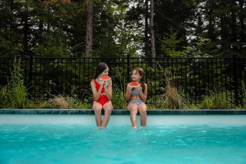 Chalet Red Deer Spa at Fiddler Lake