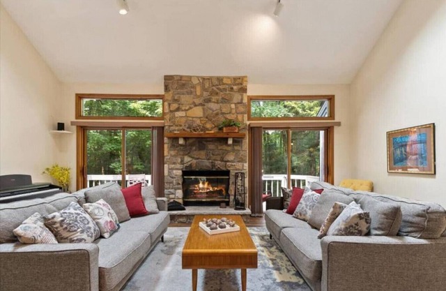 Pocono Chalet | 4 BDRMS | Fireplace!