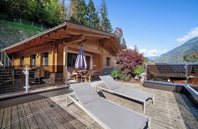 Chalet 'Rose' mit Bergblick, Gemeinschaftspool und WLAN