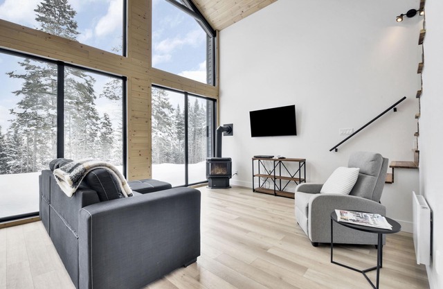 Chalet Scandinave Avec spa Dans Charlevoix, Nature et Tranquillité