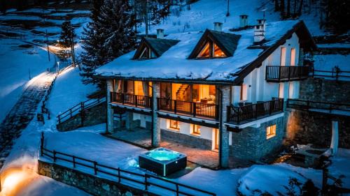 Chalet Snostorm